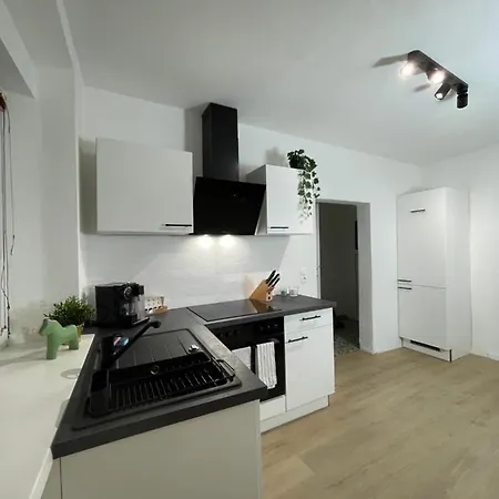 Gross - Real Estate Apartment *