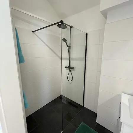 Gross - Real Estate Apartment *